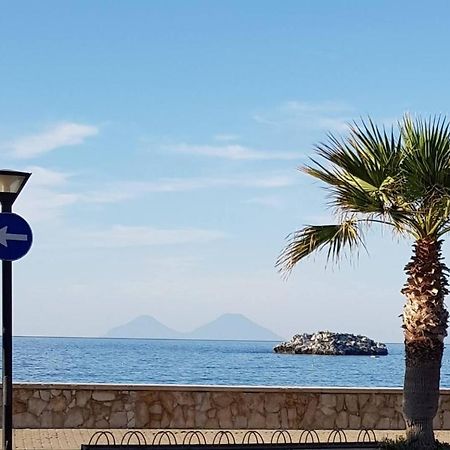 Apartamento Casa Tranquilla E Luminosa Con Terrazzo A Due Passi Dal Mare Brolo Exterior foto
