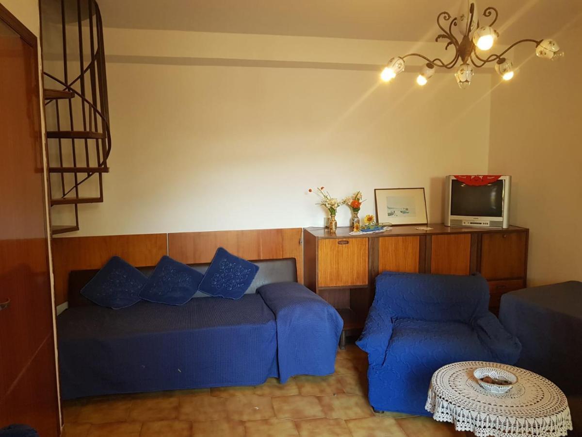 Apartamento Casa Tranquilla E Luminosa Con Terrazzo A Due Passi Dal Mare Brolo Exterior foto