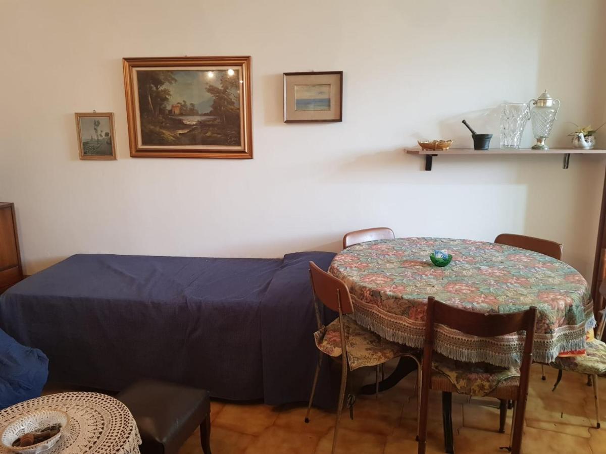 Apartamento Casa Tranquilla E Luminosa Con Terrazzo A Due Passi Dal Mare Brolo Exterior foto