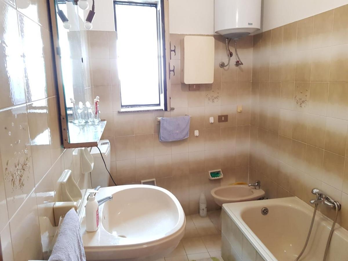 Apartamento Casa Tranquilla E Luminosa Con Terrazzo A Due Passi Dal Mare Brolo Exterior foto